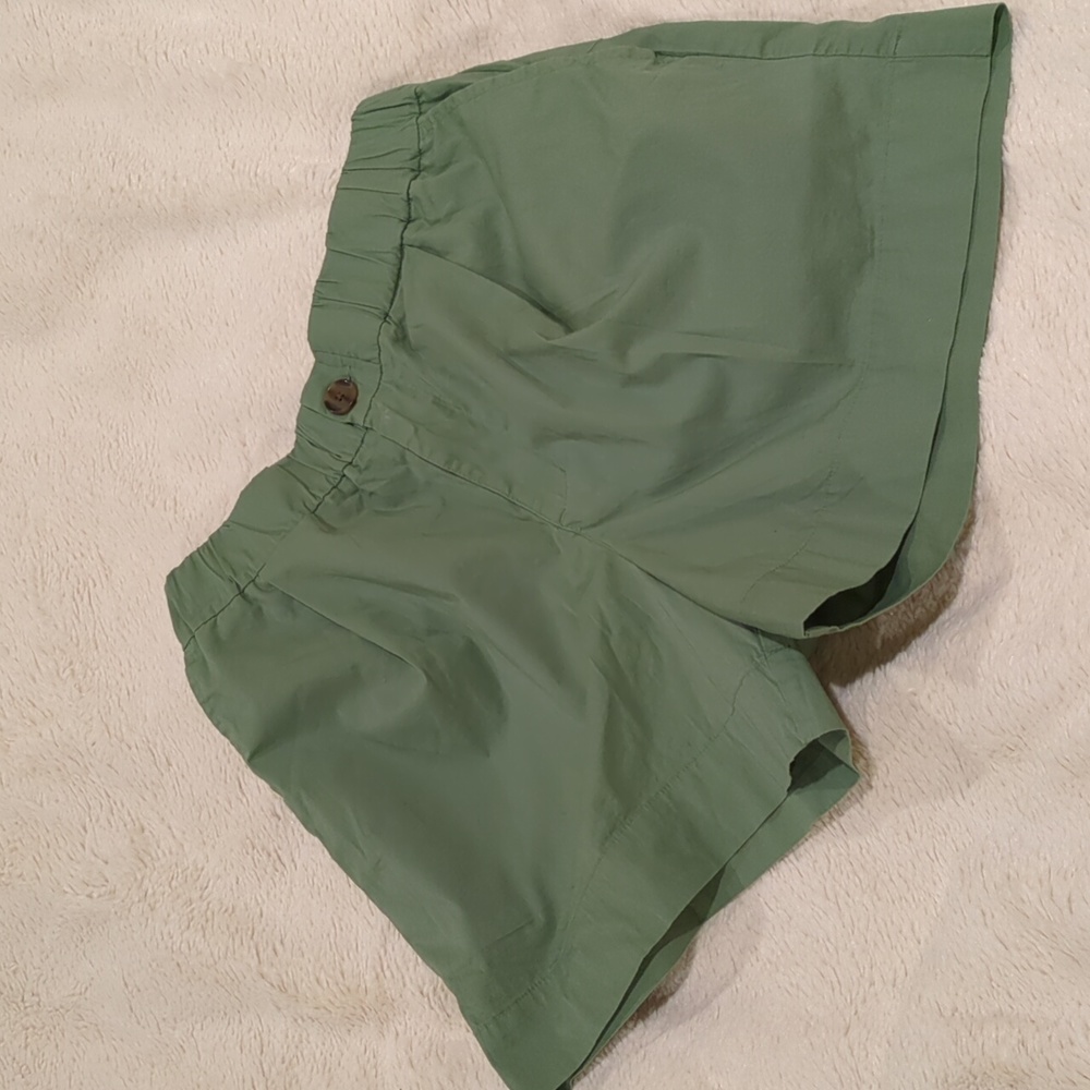 Target short pants Small